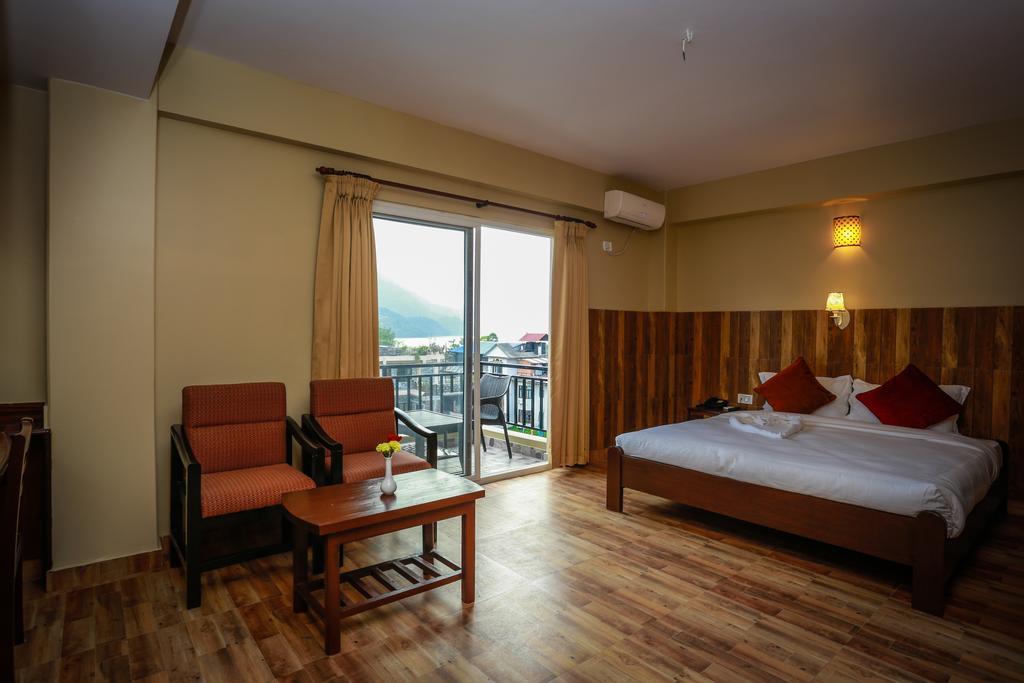 Pokhara Choice Inn Zewnętrze zdjęcie